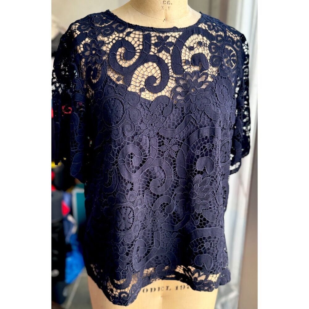 Nanette Lepore Black Floral Abstract Lace SS Top SZ M Camisole Tank Underneath